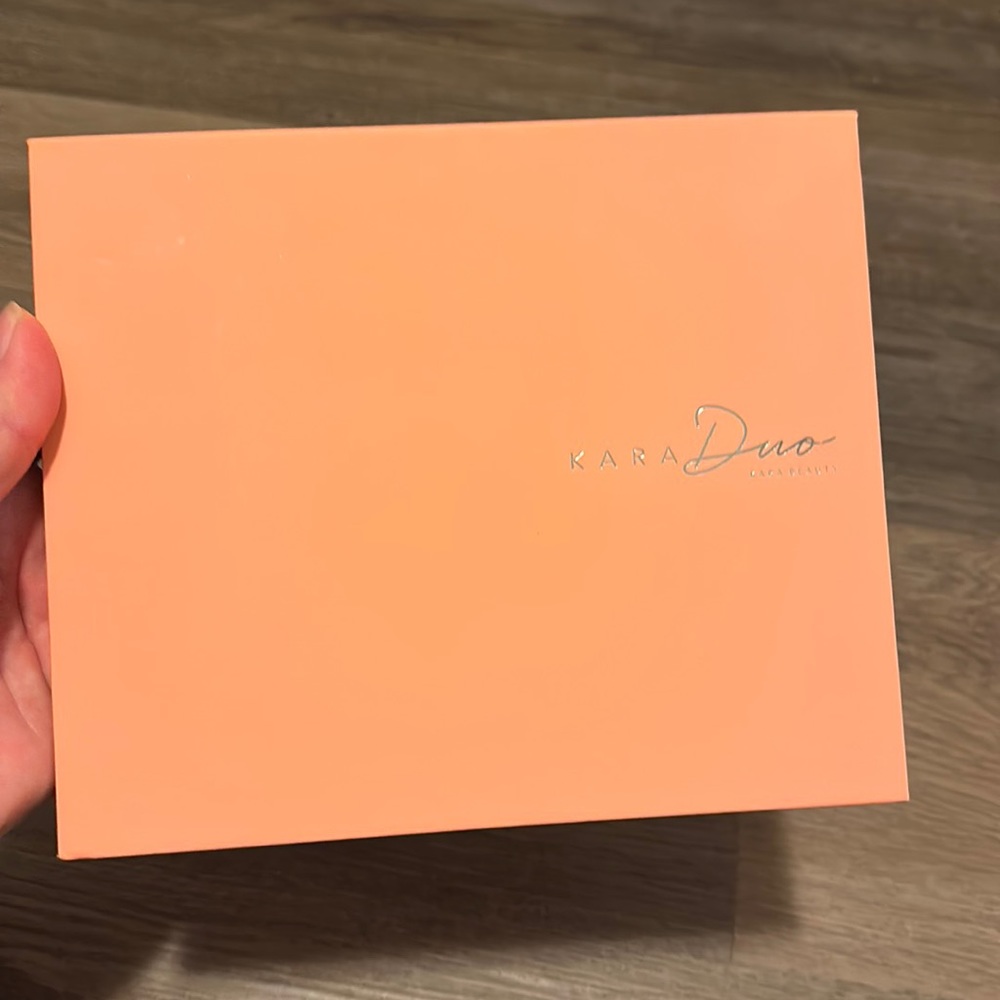 PRO11 GENTLE TEASER Creative Beauty Palette